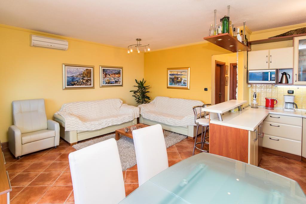 Apartment Stella Crikvenica Bagian luar foto